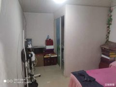 波波城商业街主干道化妆品旺铺低价转让