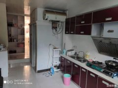 波波城商业街主干道美甲旺铺低价转让可空转