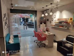 波波城商业街主干道美甲旺铺低价转让可空转