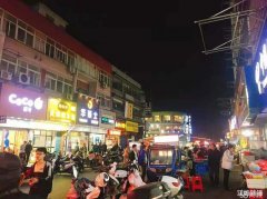 鲁港大市场主干道好位置美妆旺铺整体转让