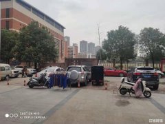 东方龙城雅乐苑小区门口27中对面小吃旺铺转让