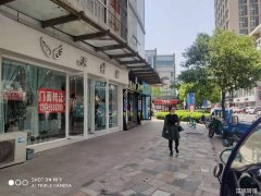 融汇东区一楼外街主干道服装旺铺低价转让