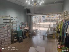 融汇东区二楼口头服装旺铺整体接手可营业