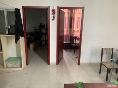万春商业街美发旺铺低价转让可做小吃