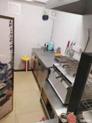 中央城商业街主干道小吃旺铺低价转让