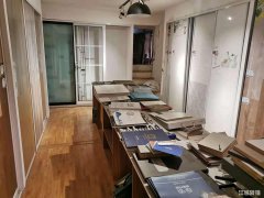 波波城十字路口主街旺铺转让