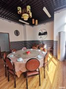 万春商业街三开间大门头餐饮旺铺转让