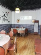 万春商业街三开间大门头餐饮旺铺转让