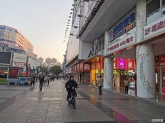 步行街正街世纪联华一楼出入口旺铺转让