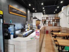 蓝湖郡商业街小吃旺铺低价转让