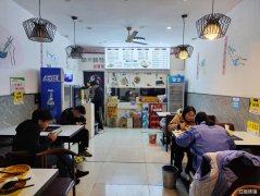 万春商业街繁华地段小吃旺铺转让